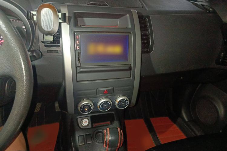 Used Dongfeng Fengdu MX6 2015 2.0L CVT Two-Wheel Drive Excellence Edition Audio And AC Panel