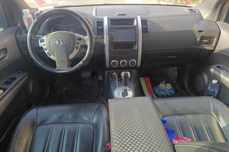 Used Dongfeng Fengdu MX6 2015 2.0L CVT Two-Wheel Drive Dream Edition Center Console