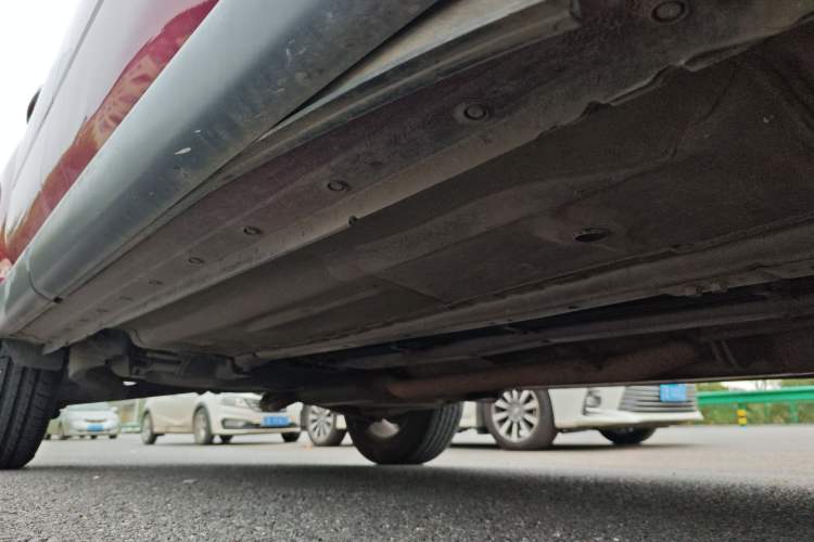 Used Dongfeng Fengdu MX6 2015 2.0L CVT Two-Wheel Drive Excellence Edition Chassis Front Right