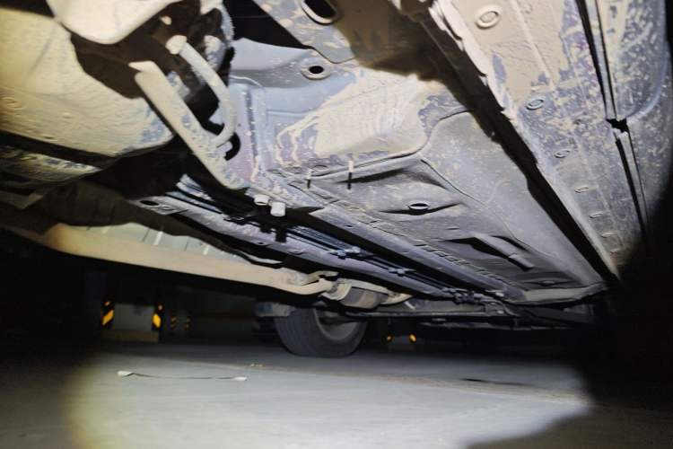 Used Dongfeng Fengdu MX6 2015 2.0L CVT Two-Wheel Drive Excellence Edition Chassis Rear Right