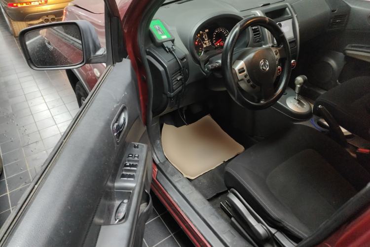 Used Dongfeng Fengdu MX6 2015 2.0L CVT Two-Wheel Drive All-Around Version Driver Seat