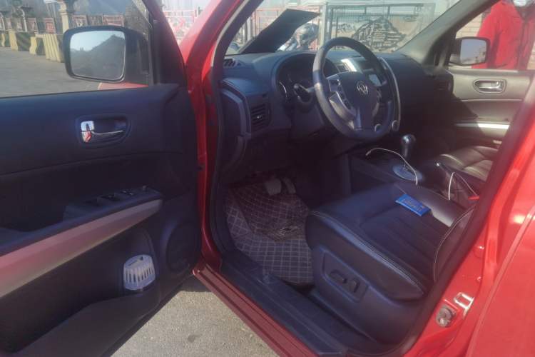Used Dongfeng Fengdu MX6 2015 2.0L CVT Two-Wheel Drive Dream Edition Driver Seat