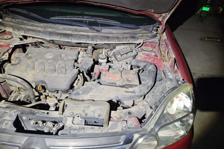 Used Dongfeng Fengdu MX6 2015 2.0L CVT Two-Wheel Drive Excellence Edition Engine Bay Left