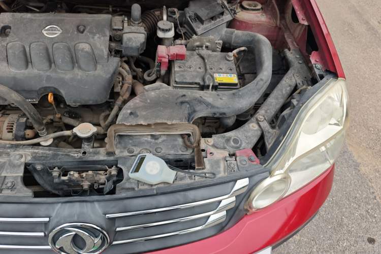 Used Dongfeng Fengdu MX6 2015 2.0L CVT Two-Wheel Drive Excellence Edition Engine Bay Left