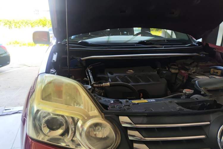 Used Dongfeng Fengdu MX6 2015 2.0L CVT Two-Wheel Drive Dream Edition Engine Bay Right