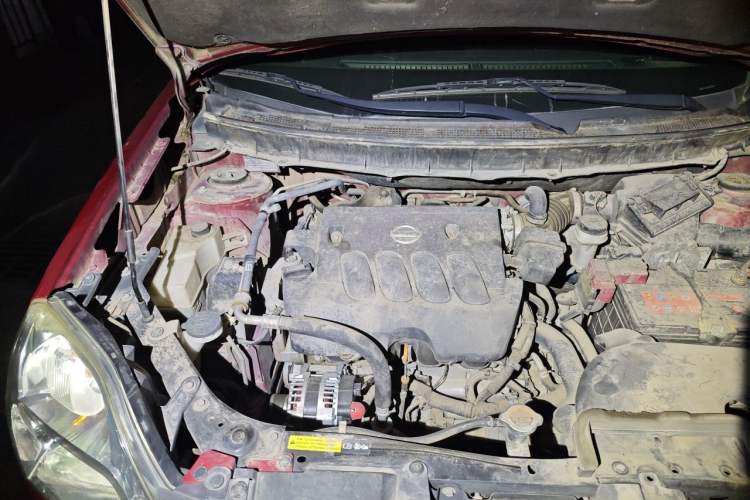Used Dongfeng Fengdu MX6 2015 2.0L CVT Two-Wheel Drive Excellence Edition Engine Bay Right