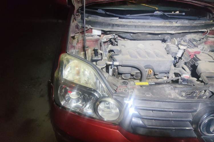 Used Dongfeng Fengdu MX6 2015 2.0L CVT 4x4 Dream Edition Engine Bay Right