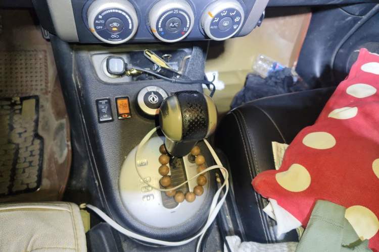 Used Dongfeng Fengdu MX6 2015 2.0L CVT 4x4 Dream Edition Gear Lever