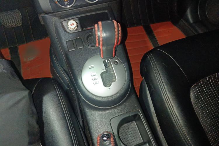 Used Dongfeng Fengdu MX6 2015 2.0L CVT Two-Wheel Drive Excellence Edition Gear Lever