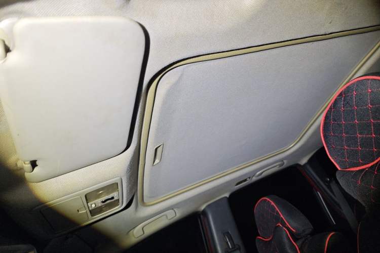 Used Dongfeng Fengdu MX6 2015 2.0L CVT Two-Wheel Drive Excellence Edition Headliner