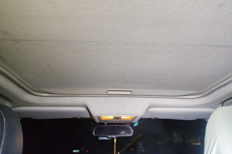 Used Dongfeng Fengdu MX6 2015 2.0L CVT 4x4 Dream Edition Headliner