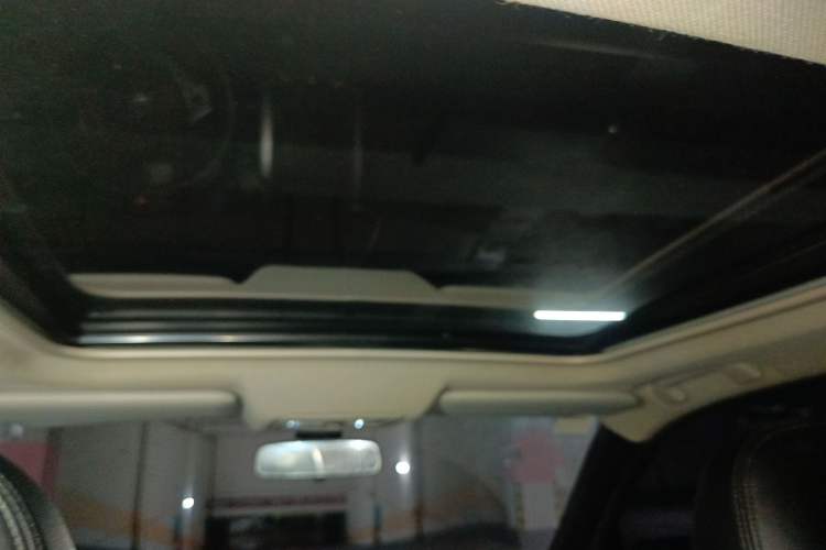 Used Dongfeng Fengdu MX6 2015 2.0L CVT Two-Wheel Drive Excellence Edition Headliner