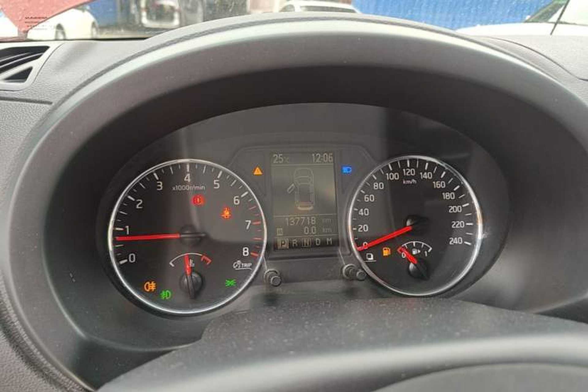 Used Dongfeng Fengdu MX6 2015 2.0L CVT Two-Wheel Drive Excellence Edition Instrument Cluster