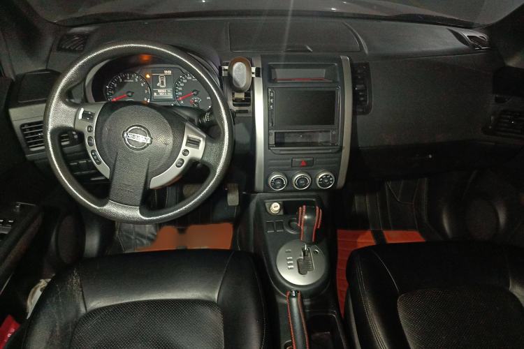 Used Dongfeng Fengdu MX6 2015 2.0L CVT Two-Wheel Drive Excellence Edition Interior 2