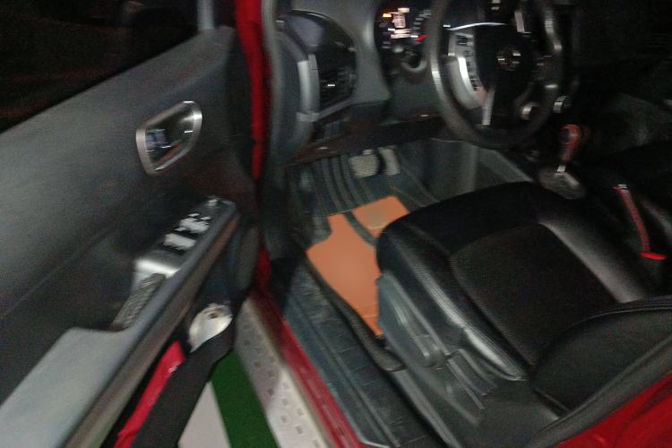 Used Dongfeng Fengdu MX6 2015 2.0L CVT Two-Wheel Drive Excellence Edition Interior 3