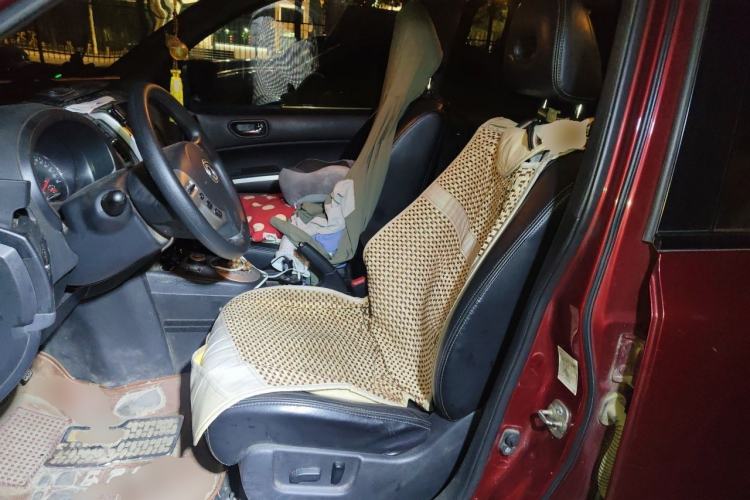 Used Dongfeng Fengdu MX6 2015 2.0L CVT 4x4 Dream Edition Left Front Seat