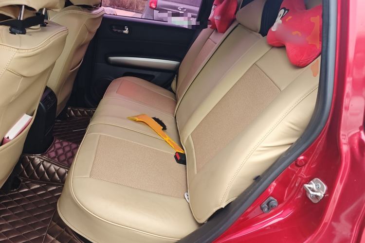 Used Dongfeng Fengdu MX6 2015 2.0L CVT Two-Wheel Drive Excellence Edition Left Rear Seat