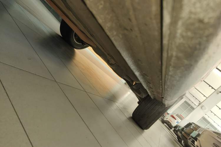 Used Dongfeng Fengdu MX6 2015 2.0L CVT Two-Wheel Drive All-Around Version Left Side Sill