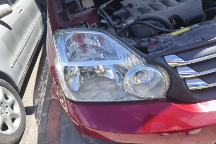 Used Dongfeng Fengdu MX6 2015 2.0L CVT 4x4 Excellence Edition Right Front Headlight