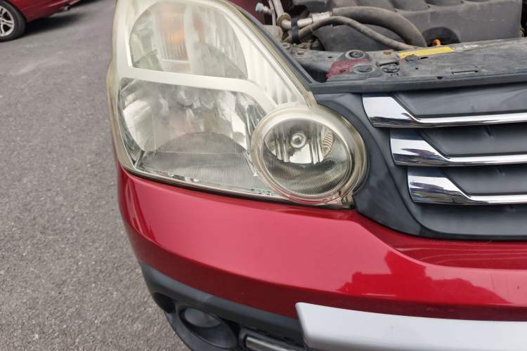 Used Dongfeng Fengdu MX6 2015 2.0L CVT Two-Wheel Drive Excellence Edition Right Front Headlight