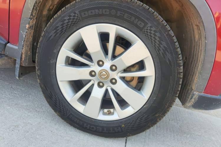 Used Dongfeng Fengdu MX6 2015 2.0L CVT Two-Wheel Drive Dream Edition Right Front Wheel Hub