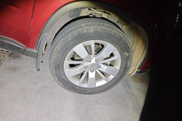 Used Dongfeng Fengdu MX6 2015 2.0L CVT Two-Wheel Drive Excellence Edition Right Front Wheel Hub