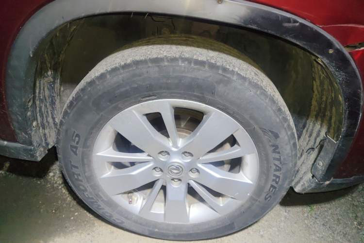 Used Dongfeng Fengdu MX6 2015 2.0L CVT 4x4 Dream Edition Right Front Wheel Hub