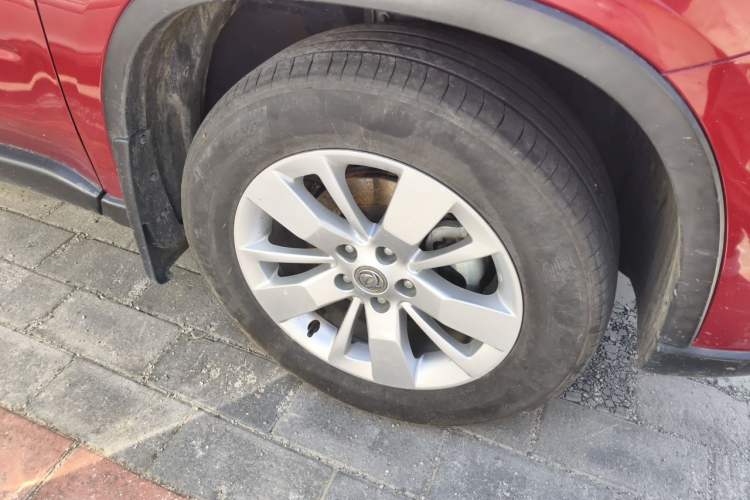 Used Dongfeng Fengdu MX6 2015 2.0L CVT 4x4 Excellence Edition Right Front Wheel Hub