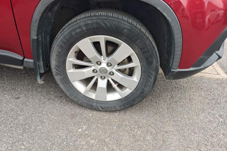 Used Dongfeng Fengdu MX6 2015 2.0L CVT Two-Wheel Drive Excellence Edition Right Front Wheel Hub