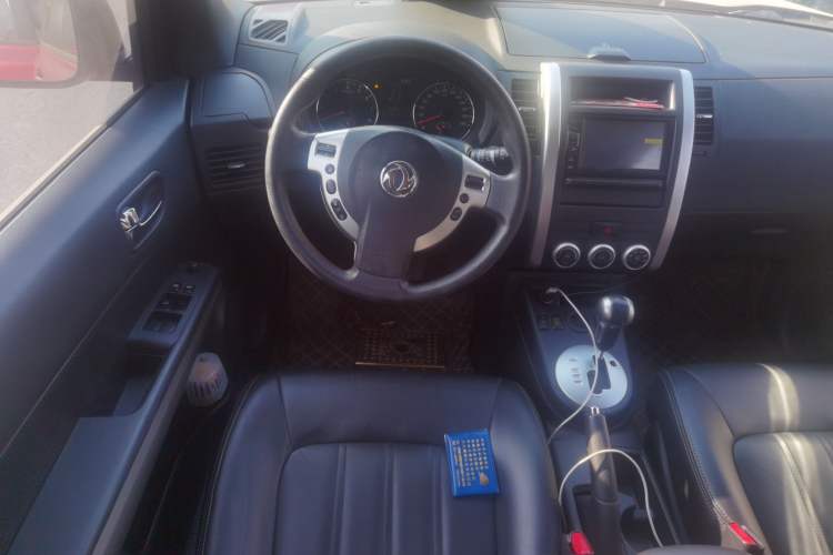 Used Dongfeng Fengdu MX6 2015 2.0L CVT Two-Wheel Drive Dream Edition Steering Wheel