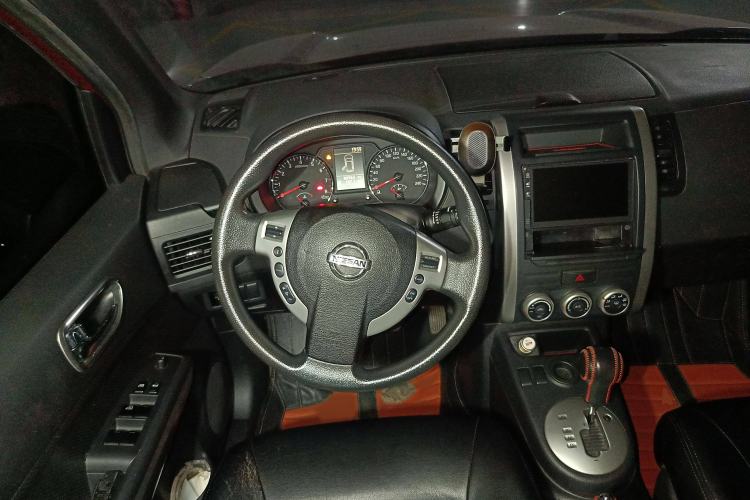 Used Dongfeng Fengdu MX6 2015 2.0L CVT Two-Wheel Drive Excellence Edition Steering Wheel