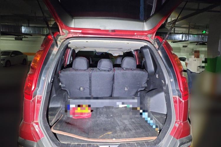 Used Dongfeng Fengdu MX6 2015 2.0L CVT Two-Wheel Drive Excellence Edition Trunk