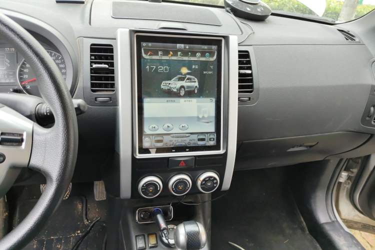 Used Dongfeng Fengdu MX6 2015 2.0L CVT 4x4 Dream Edition Audio And AC Panel