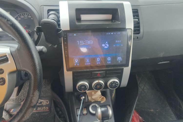 Used Dongfeng Fengdu MX6 2015 2.0L CVT 4x4 Dream Edition Audio And AC Panel