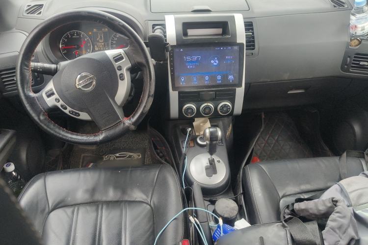 Used Dongfeng Fengdu MX6 2015 2.0L CVT 4x4 Dream Edition Center Console