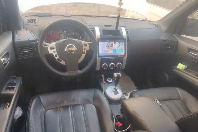 Used Dongfeng Fengdu MX6 2015 2.0L CVT 4x4 Dream Edition Center Console