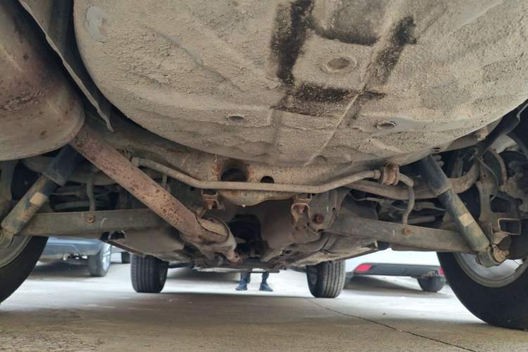 Used Dongfeng Fengdu MX6 2015 2.0L Manual Two-Wheel Drive Navigation Edition Chassis Rear