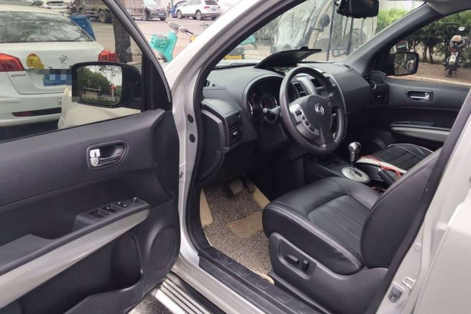 Used Dongfeng Fengdu MX6 2015 2.0L CVT Two-Wheel Drive Dream Edition Driver Seat