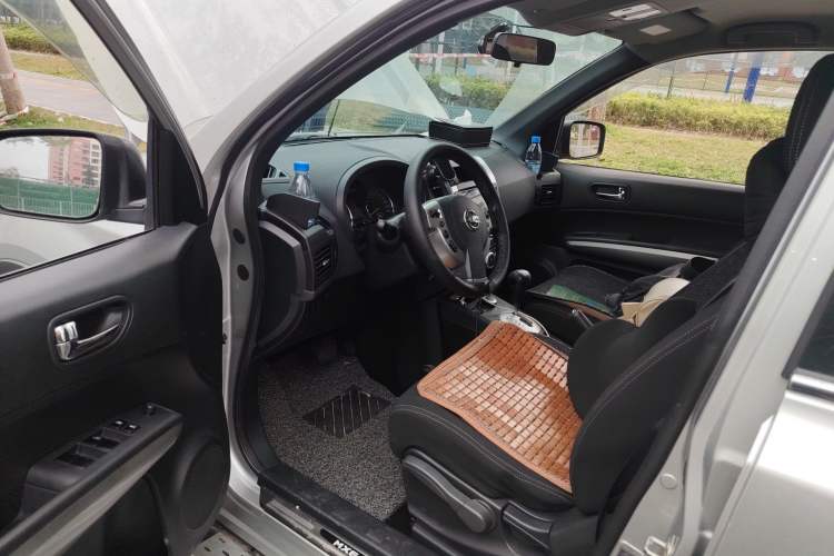 Used Dongfeng Fengdu MX6 2015 2.0L CVT All-Wheel-Drive All-in-One Version Driver Seat