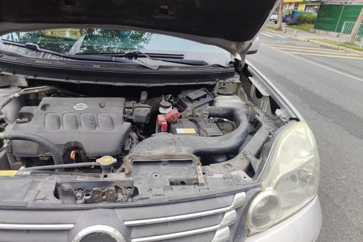 Used Dongfeng Fengdu MX6 2015 2.0L CVT All-Wheel-Drive All-in-One Version Engine Bay Left