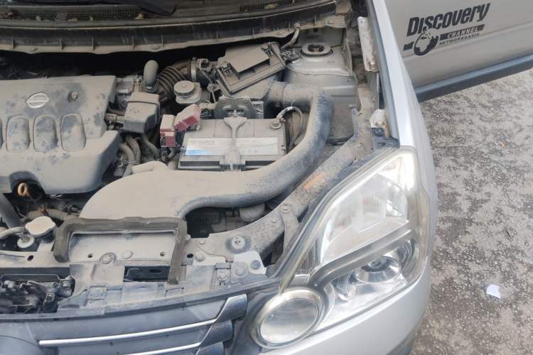 Used Dongfeng Fengdu MX6 2015 2.0L CVT Two-Wheel Drive Dream Edition Engine Bay Left