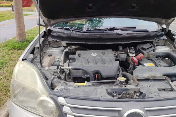 Used Dongfeng Fengdu MX6 2015 2.0L CVT All-Wheel-Drive All-in-One Version Engine Bay Right