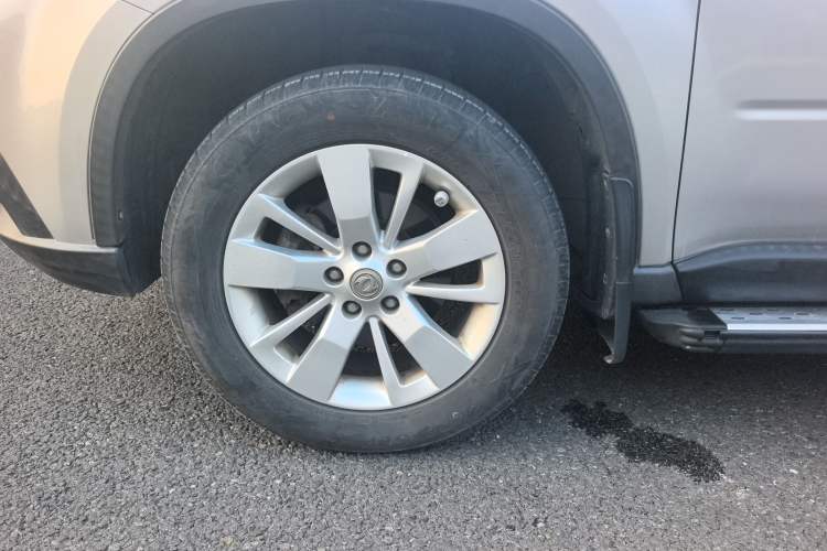 Used Dongfeng Fengdu MX6 2015 2.0L CVT Two-Wheel Drive All-Around Version Exterior 4