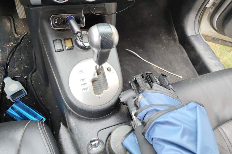 Used Dongfeng Fengdu MX6 2015 2.0L CVT 4x4 Dream Edition Gear Lever