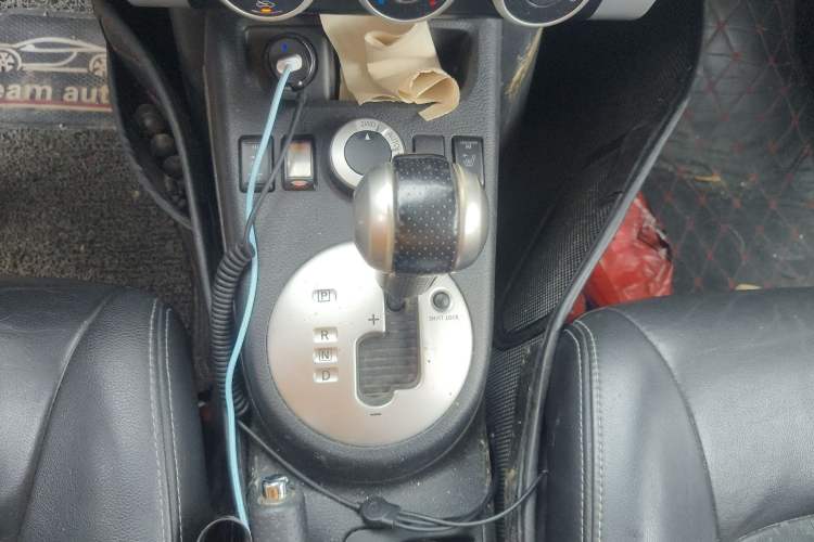 Used Dongfeng Fengdu MX6 2015 2.0L CVT 4x4 Dream Edition Gear Lever