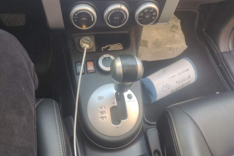 Used Dongfeng Fengdu MX6 2015 2.0L CVT 4x4 Dream Edition Gear Lever