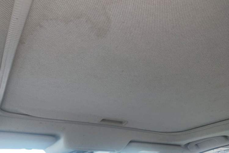 Used Dongfeng Fengdu MX6 2015 2.0L CVT Two-Wheel Drive Dream Edition Headliner