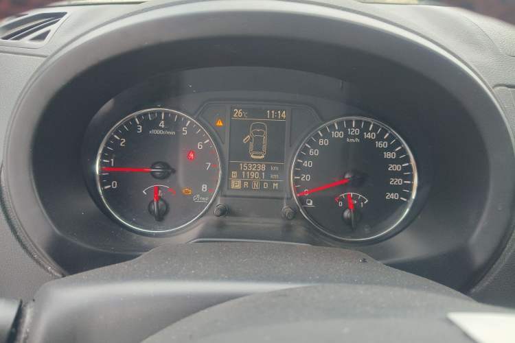 Used Dongfeng Fengdu MX6 2015 2.0L CVT 4x4 Dream Edition Instrument Cluster