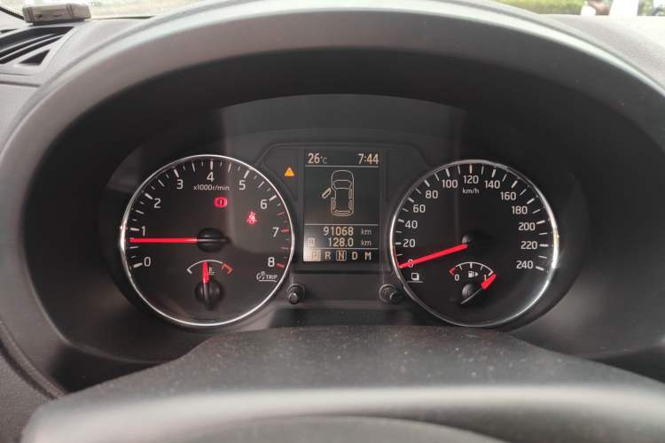 Used Dongfeng Fengdu MX6 2015 2.0L CVT All-Wheel-Drive All-in-One Version Instrument Cluster