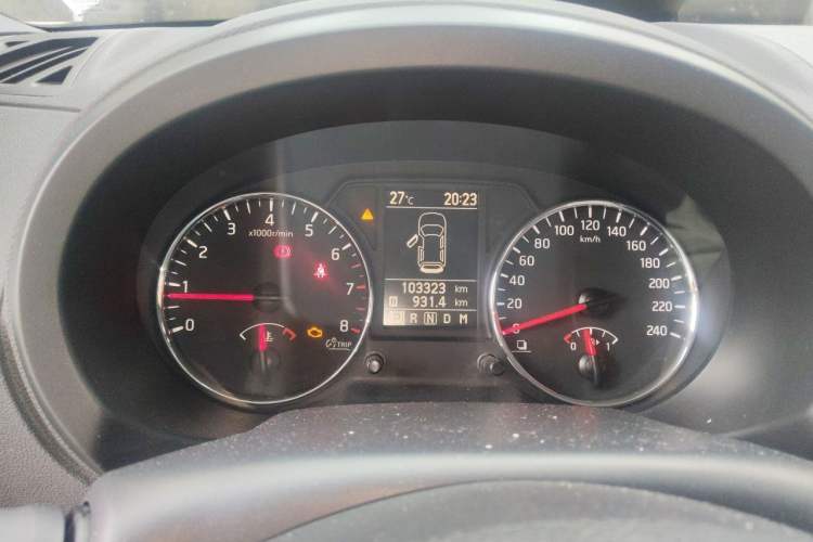 Used Dongfeng Fengdu MX6 2015 2.0L CVT Two-Wheel Drive Dream Edition Instrument Cluster